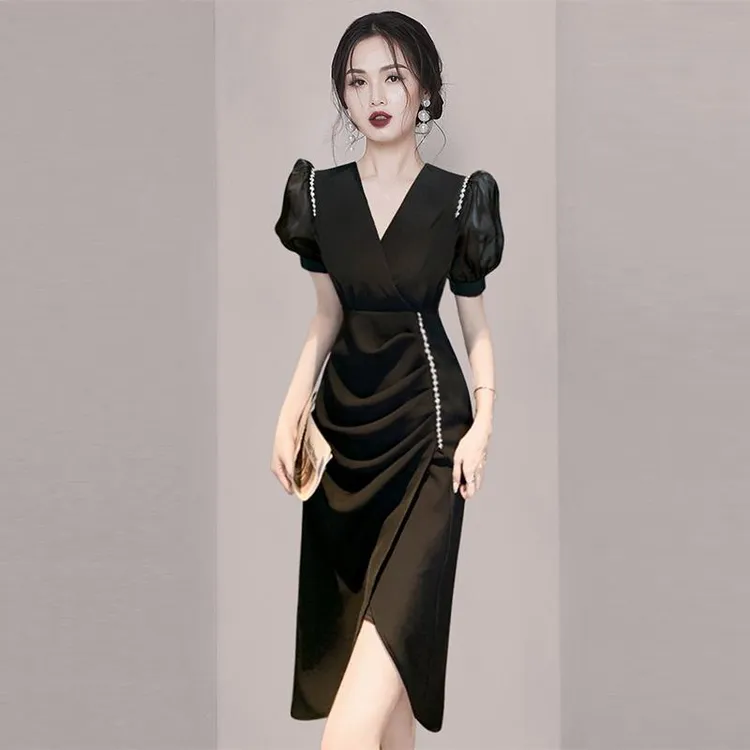 法式复古V领泡泡袖收腰裙子女显瘦褶皱夏季新款气质高级感连衣裙