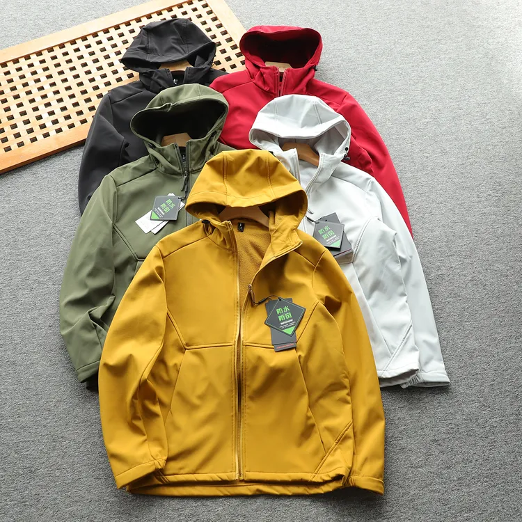 美单 户外连帽防风防泼水 软壳冲锋衣夹克外套 内里玉米格绒