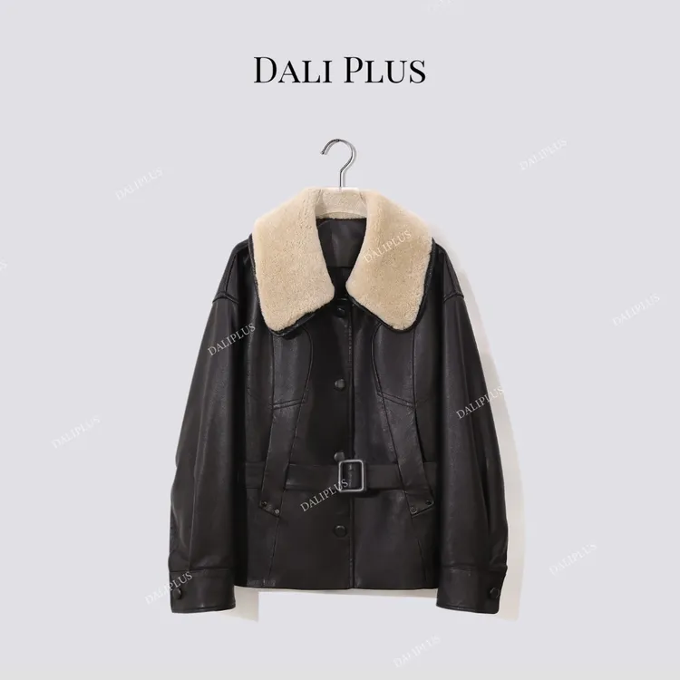 DALI PLUS“100绵羊皮收腰95白鹅绒服”时髦精穿搭轻装滑-D5MM3306