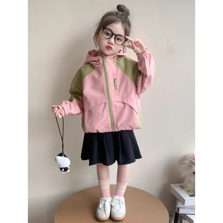 女童外套秋季2025新款洋气时髦女宝宝早秋穿搭衣服儿童秋装冲锋衣