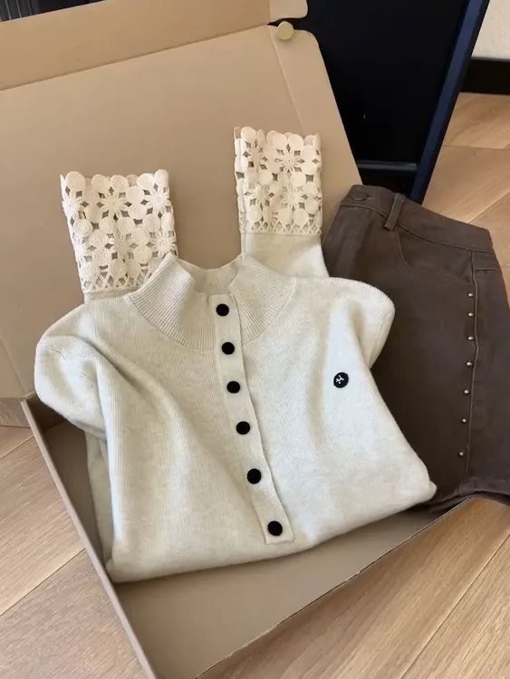 设计感钩花镂空气质毛衣女秋冬季新款纯欲风别致修身显瘦百搭上衣