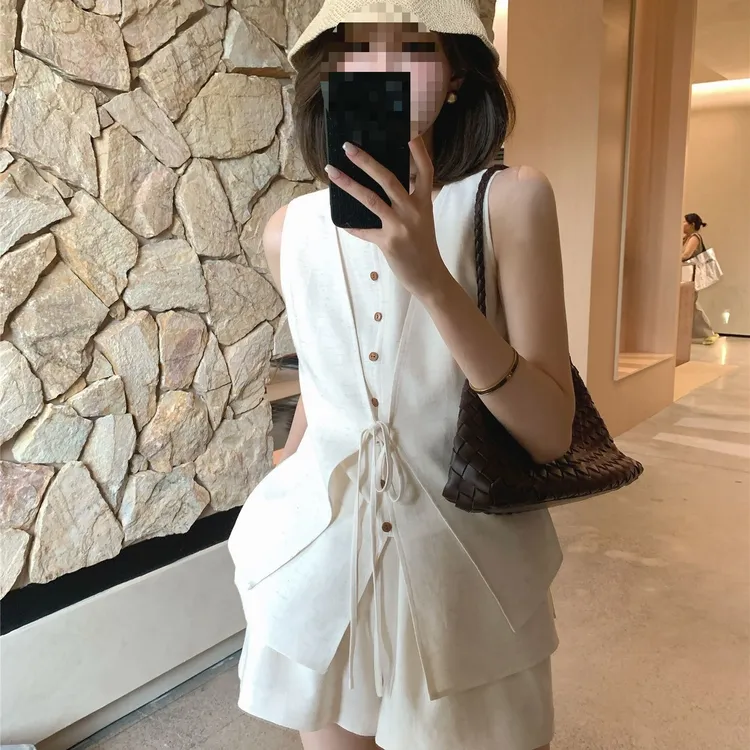 【现货版】高级感老钱风亚麻马夹杏色短裤两件套装2025时尚大气套装