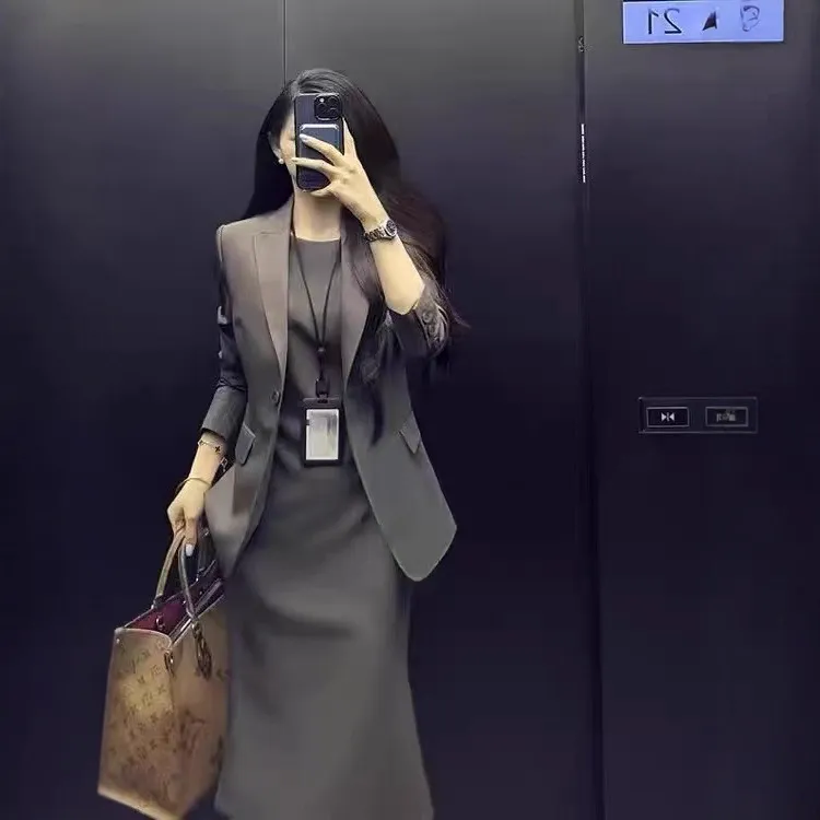 春秋新款大码女装灰色套裙胖mm西装无袖连衣裙职业两件套装200斤