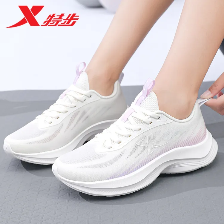 特步女鞋新款冬季网面透气运动鞋休闲鞋子时尚减震女士专业跑步鞋