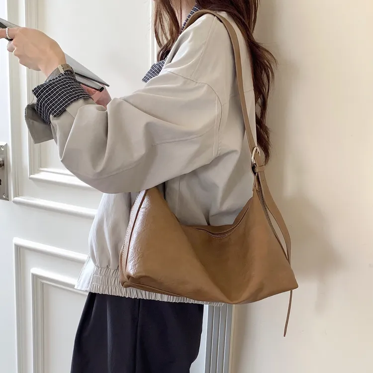 竹笋喵喵 韩系简约日常单肩包女2025秋冬绒面磨砂通勤上班斜挎包