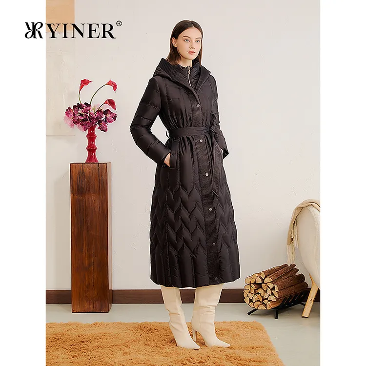 YINER音儿专选2025冬季新款高密缎面修身X型立领连帽长款羽绒服