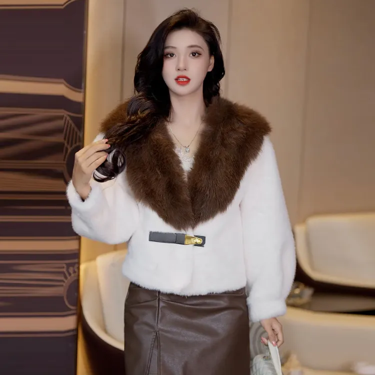 人造皮草 2024秋冬仿毛拼接短款大衣年轻款冬季女士洋气加厚毛领