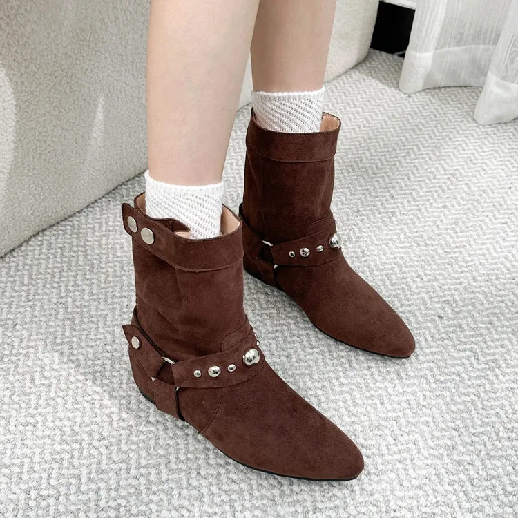 内增高复古铆钉牛仔靴子女秋冬马丁靴英伦风炸街尖头短靴百搭气质