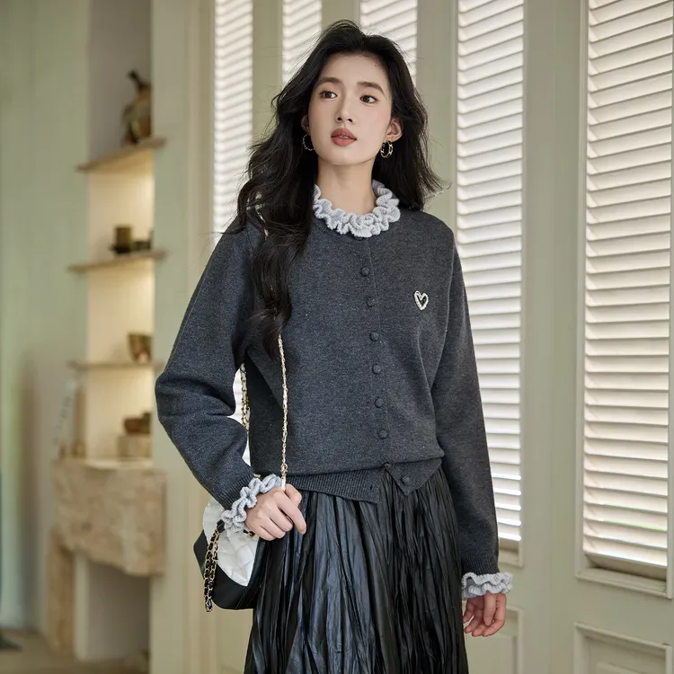 奢姿大码女装2025秋季减龄爱心钉珠花边针织衫胖妹妹时尚圆领上衣