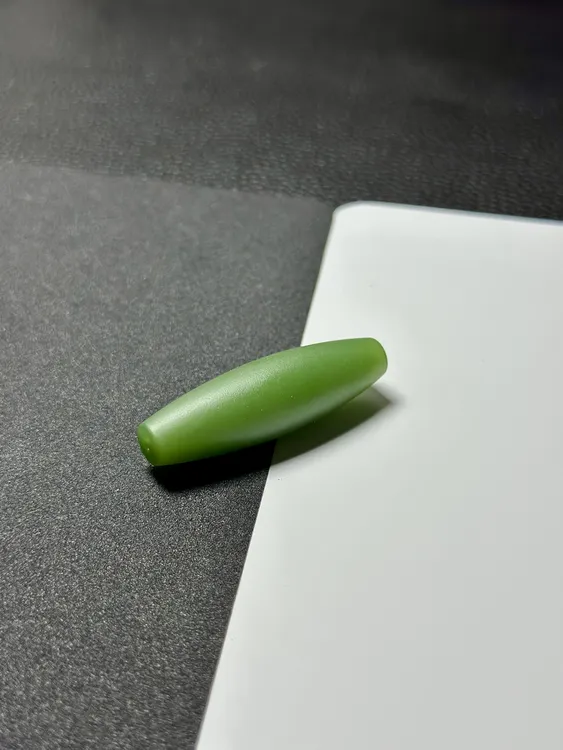 【俄料】和田玉碧玉夹层料粉绿勒子 尺寸约48×14mm