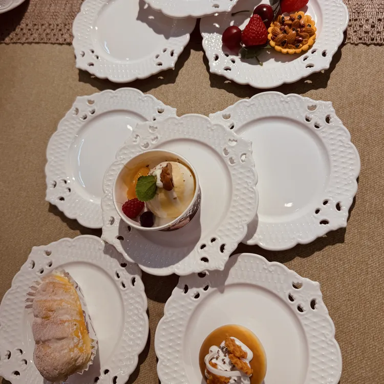 十个装法式镂空早餐甜点盘，饺子盘，直径17厘米