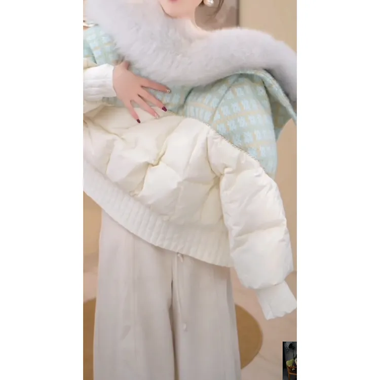 设计款高端时尚大毛领棉服外套2025冬季新款流行时尚女装高级外套