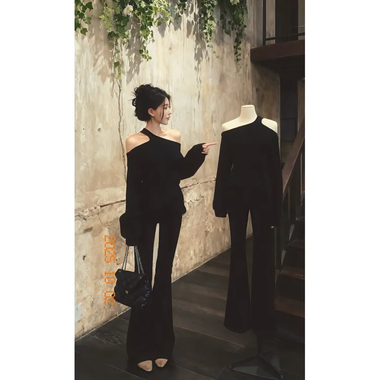 韩系早秋氛围感穿搭高级好看洋气减龄慵懒松弛感白色露肩毛衣套装