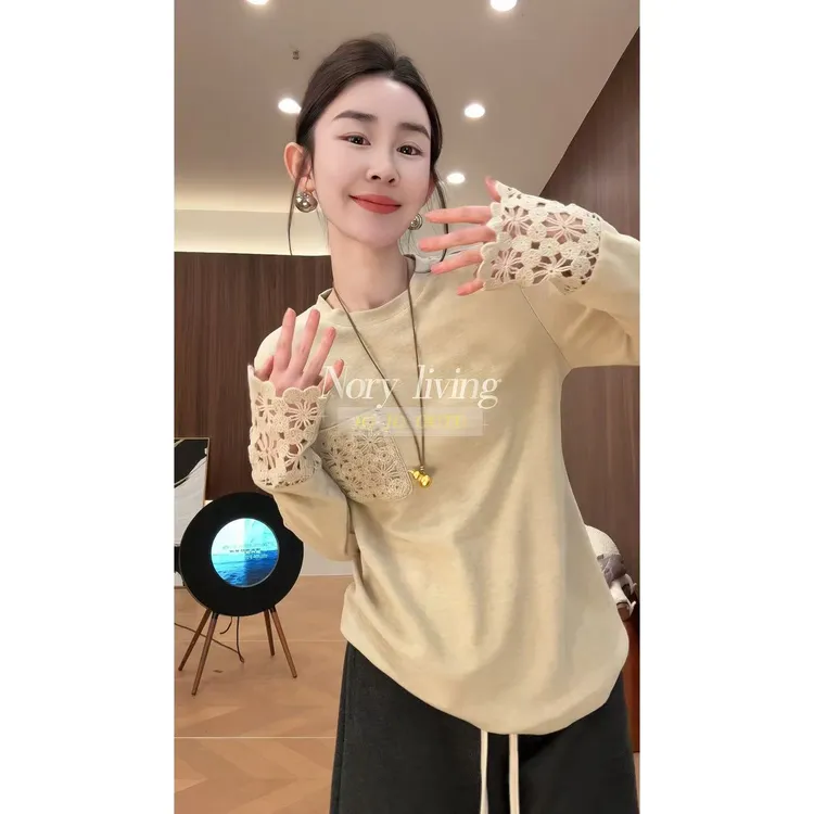 玖了个玖 2025冬款 极简百搭立体钩花拼接口袋袖口上衣 2510C7215