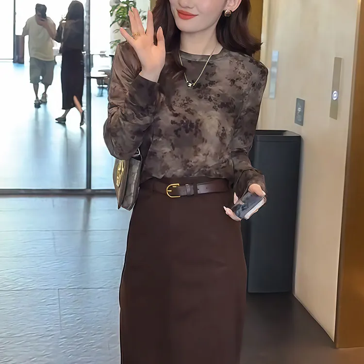 欧货复古晕染圆领长袖t恤女2025新款秋季显瘦内搭百搭打底衫上衣