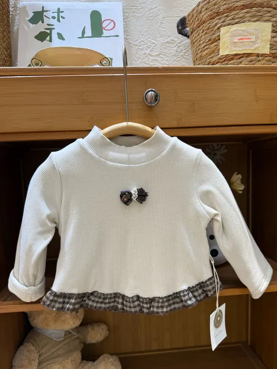 25冬款-蚕丝羊毛蝴蝶结花边打底衫（偏小往大拍）-8870
