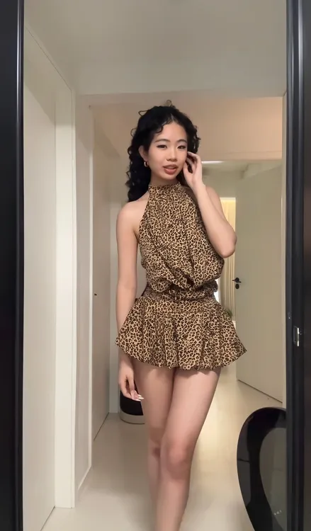 纯欲辣妹性感大漏背系帮带露肩无袖低胯豹纹挂脖连衣裙短裙女