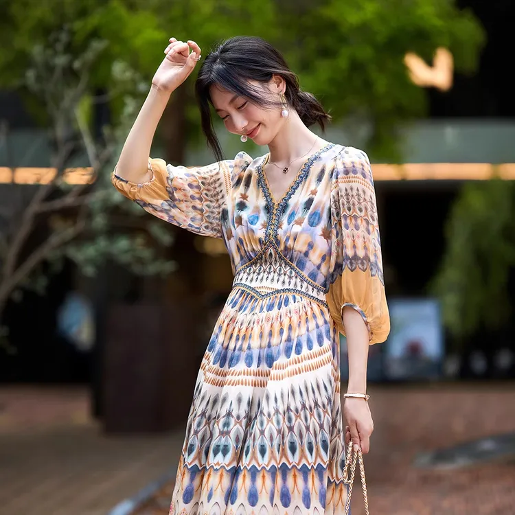 定位印花烫钻夏季新品女装V领真丝中长款连衣裙裙子飘逸大摆裙