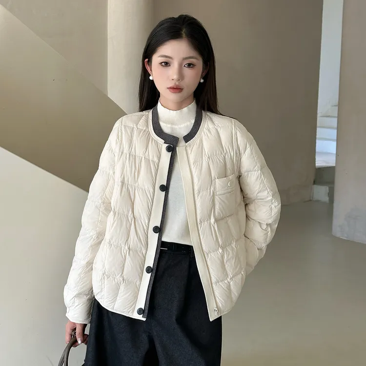 轻便保暖加厚冬装外套女短款气质圆领菱格设计感长袖小个子上衣