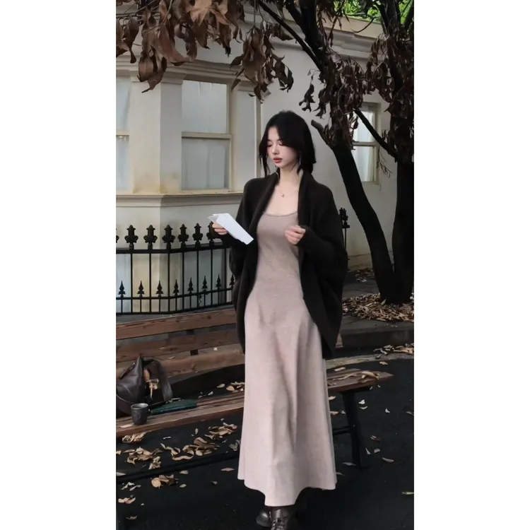 老钱风松弛感贵气两件套装早秋新款针织披肩上衣收腰显瘦吊带裙子