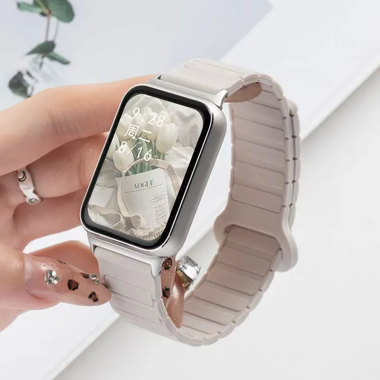 适用小米手环9Pro表带红米watch5/4磁吸硅胶8Pro手表腕带替换链