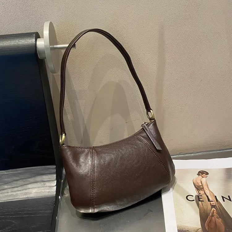 2026春季新款真皮斜挎小包休闲包放折叠伞纯牛皮腋下单肩包女百搭