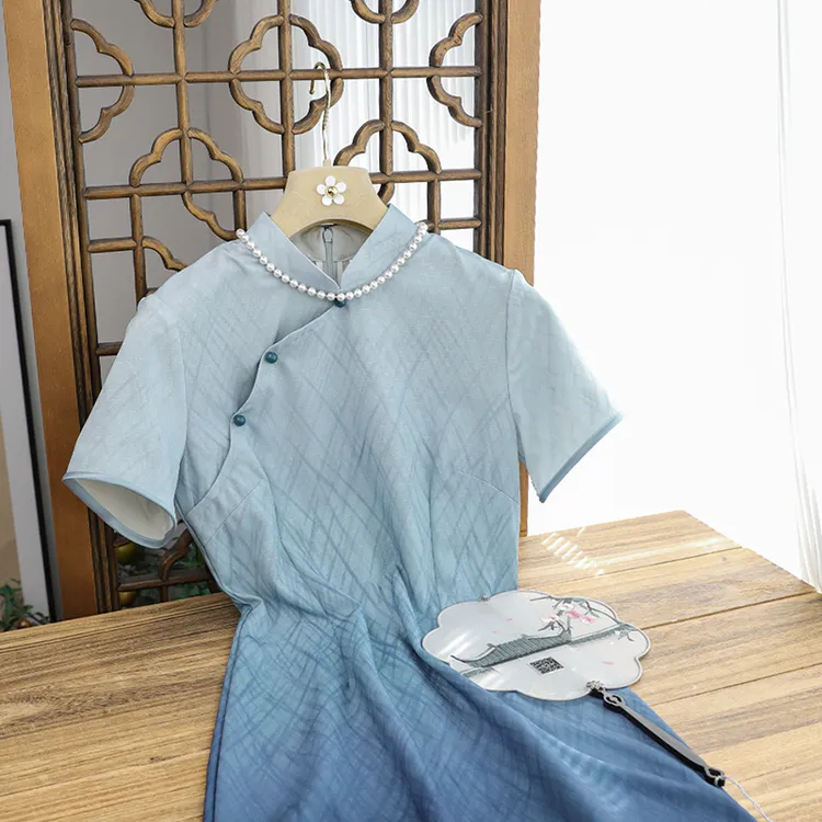 俏娘鱼2025春夏新款改良蓝色素雅淑女范新中式短袖旗袍女日常可穿