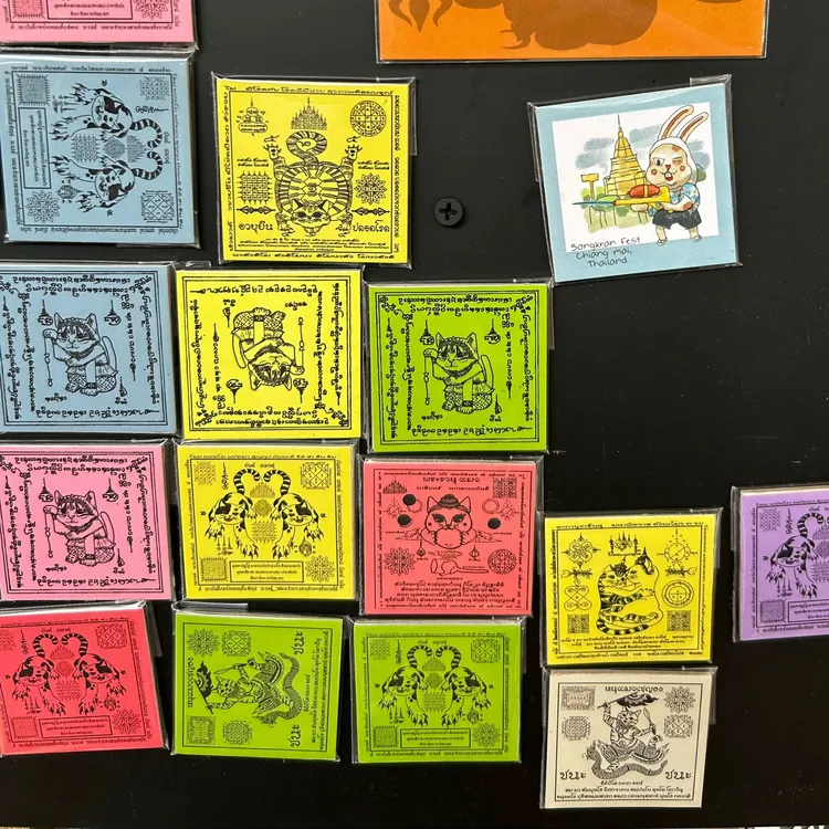 泰国清迈夜市宁曼路招财健康软磁猫咪守护神冰箱贴新款旅游纪念