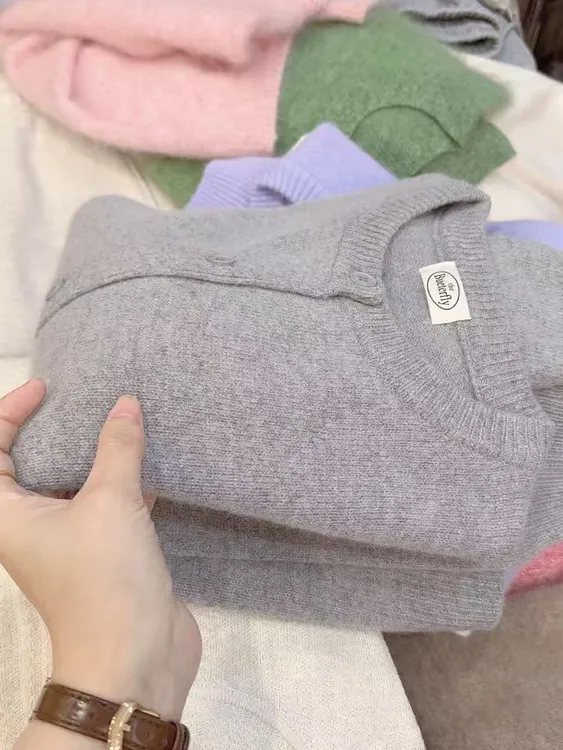七言家巨好看   #韩系烟灰绒感软糯毛衣开衫109@