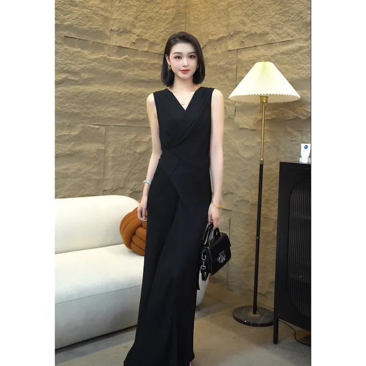 法式高级感黑色v领背心连衣裙女夏2025新款气质收腰长裙子7225