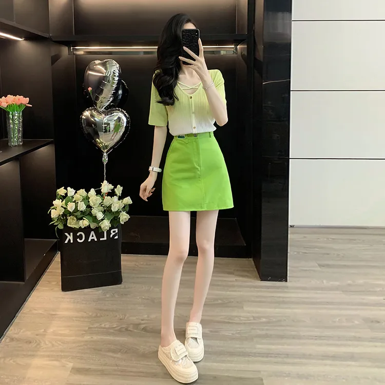 夏日穿搭出游套装女夏季短袖洋气绿色气质时尚减龄包臀牛仔短裙