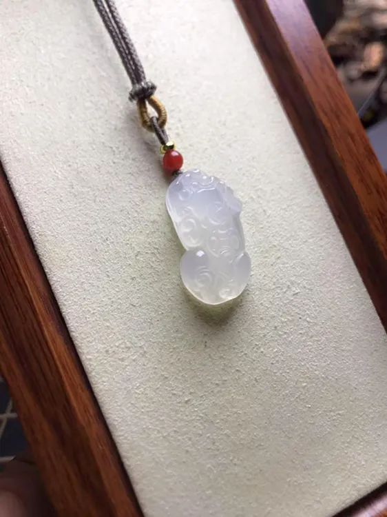 貔貅男女通用招财转运挂件吊坠天然白冰玉髓百搭中国风多样性发货