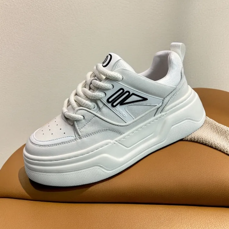 （头层牛皮）男士黑白色时尚百搭潮鞋低帮板鞋潮流透气潮款82601