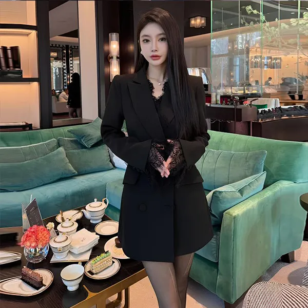 小西装带蕾丝连衣裙女2025春秋新款显瘦气质时尚法式重工西服外套