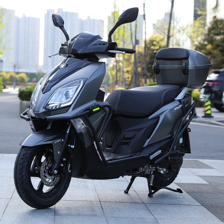 全新款望江铃木UY125国四电喷踏板摩托车省油代步整车可上牌