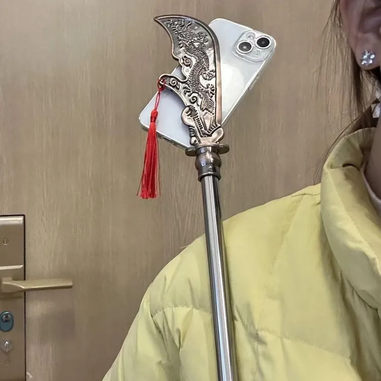 仿真青龙偃月刀开山斧适用苹果16华为荣耀vivooppo小米一加手机壳