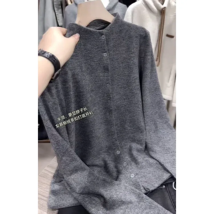 慵懒风时尚减龄穿搭2025秋冬针织保暖衫半领女