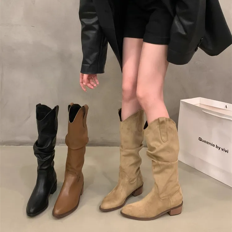 复古棕色美拉德V口堆堆靴中筒长靴女靴子2025春秋冬季尖头长筒靴