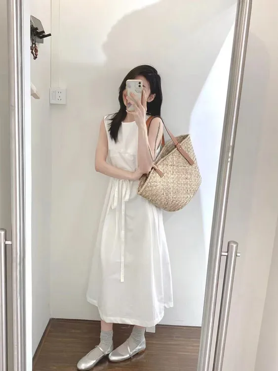 2025春季新款法式气质度假风白色连衣裙女收腰显瘦背心长裙子
