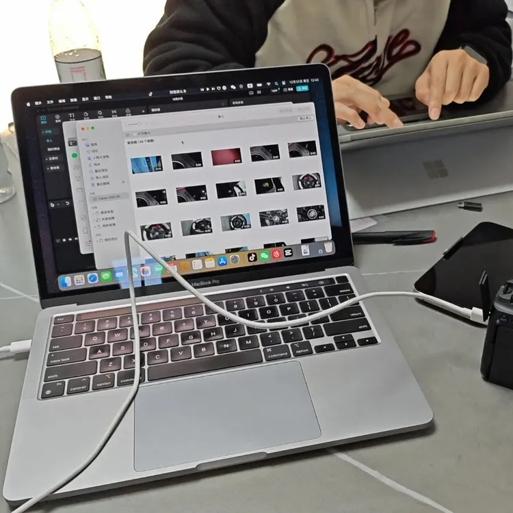 95新 Apple/苹果 MacBookPro轻薄女生绘画追剧游戏便携笔记本电脑