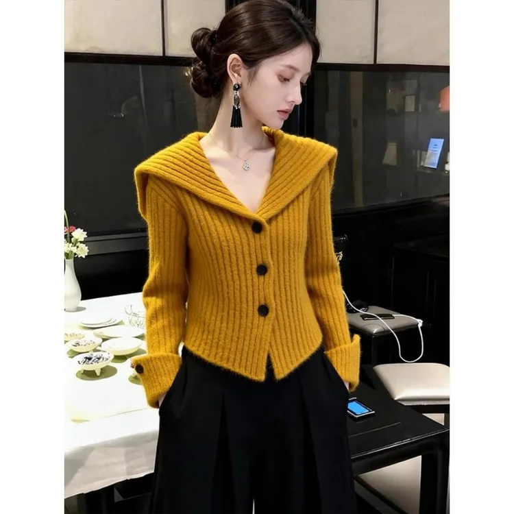 南瓜色大翻领针织毛衣女冬绝美巨好看时髦洋气高端小香风加厚上衣