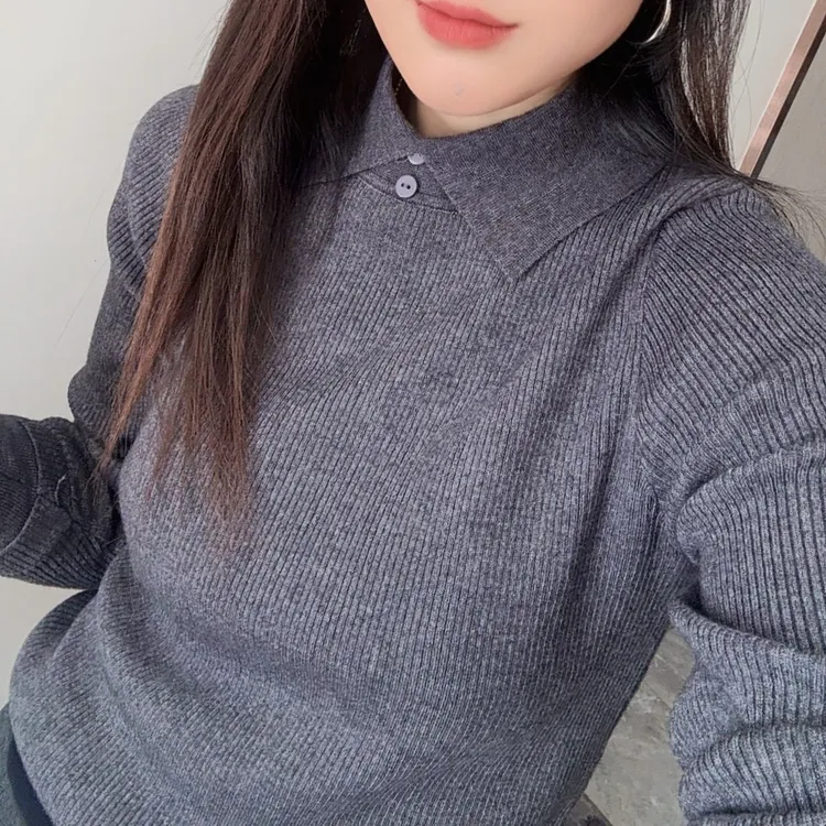红衣俏家衬衣领扣子毛衣