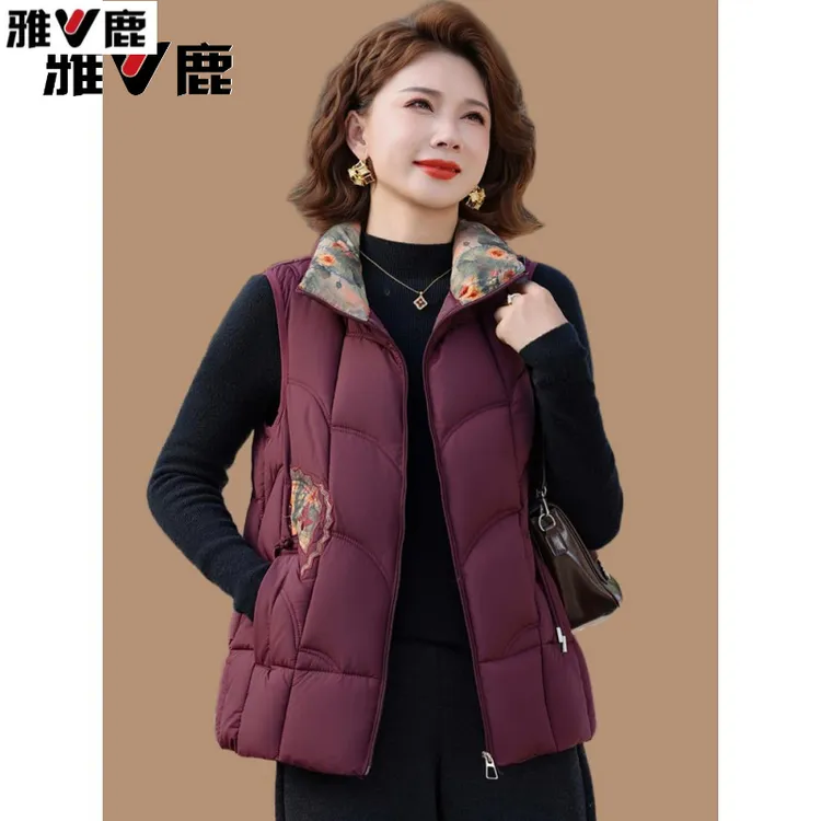 雅鹿妈妈冬装国风羽绒马甲保暖新款中老年女秋冬季时尚外套服