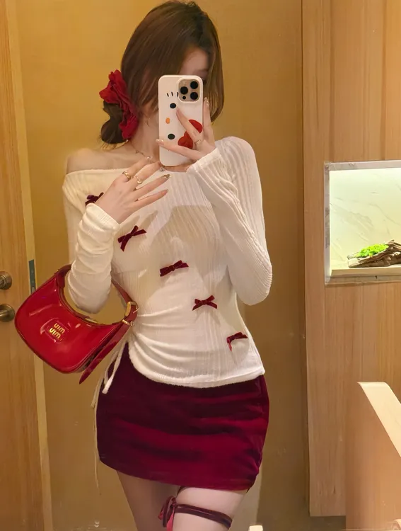 【圣诞小猫】秋冬新款露肩一字领设计感显瘦长袖上衣显瘦包臀半身裙