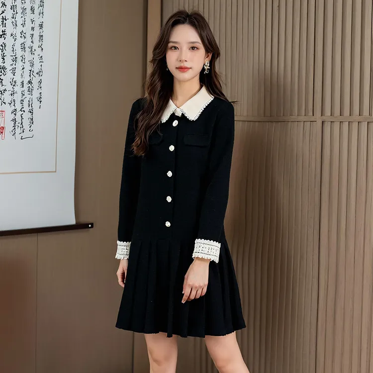 奢姿大码女装2025冬季撞色翻领袖口花边设计感气质连衣裙百褶裙