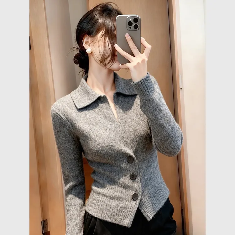 韩系温柔休闲通勤风灰色毛衣秋季新款高级感修身显瘦翻领针织上衣