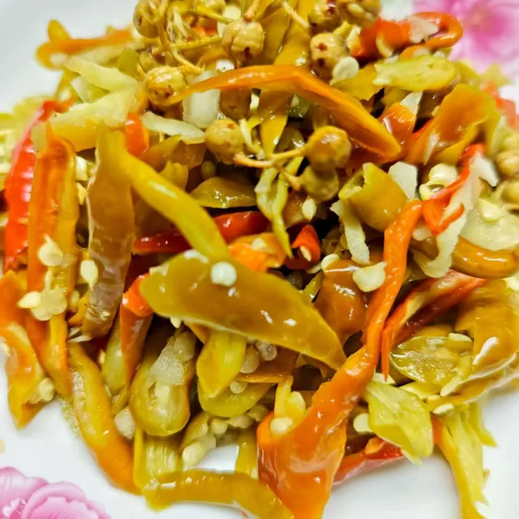 湖北特产竹山老坛腌辣椒酸辣子块手工腌制下饭泡菜