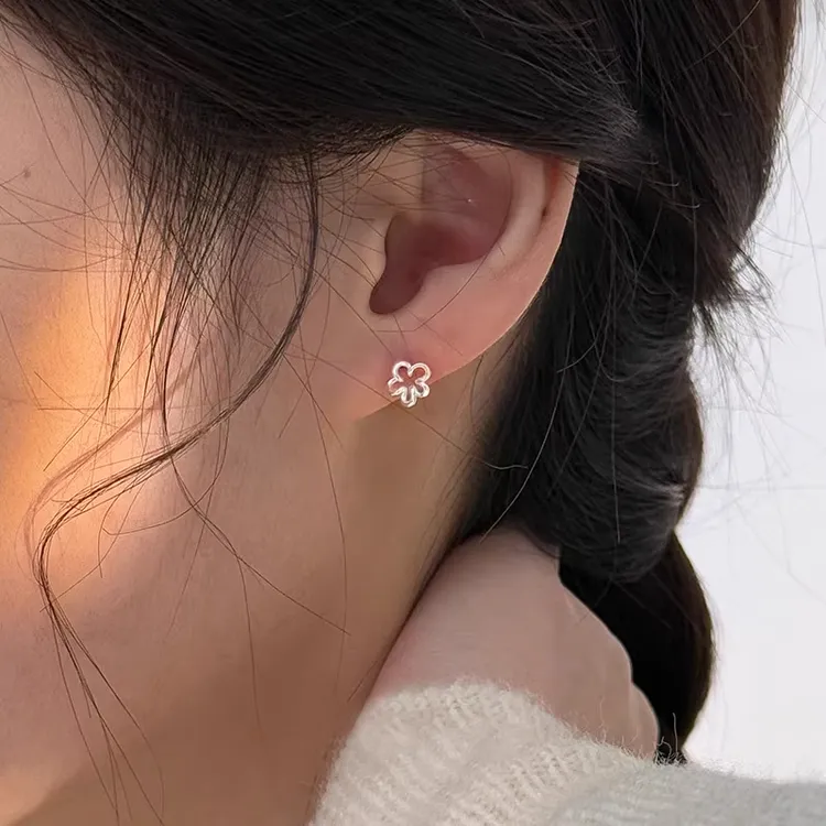 铜合金耳饰 潮流花朵耳钉轻奢简约个性耳环小众设计气质ins风耳饰