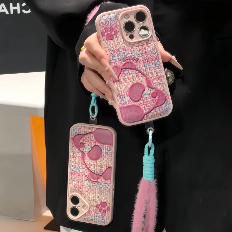 编织纹粉熊猫手绳适用苹果17手机壳iPhone16华为vivo小米14oppo套