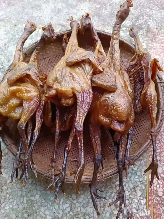 切好剁好湖北烟熏腊鸡正宗农家特色腊味风干腊腊味熏鸡